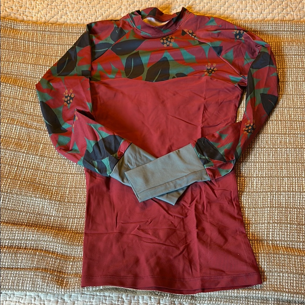 Seea Rashguard - rare color size Small